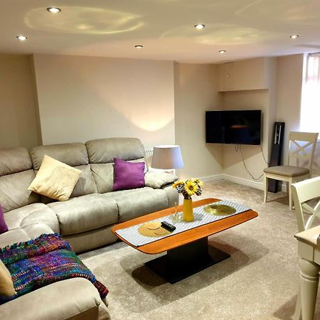 Elegant 2 Bed Apartment In Манчестер Екстер'єр фото